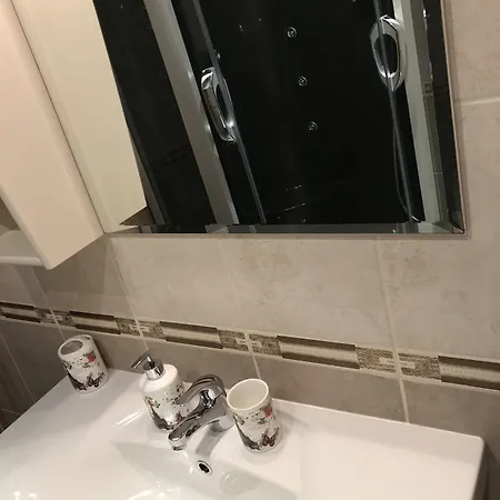 Apartment Perushtiza 3 *